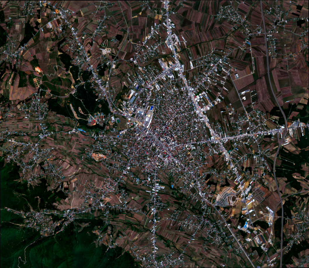 Ferizaj urban form 2025 — satellite morphology, by Engjëll Berisha